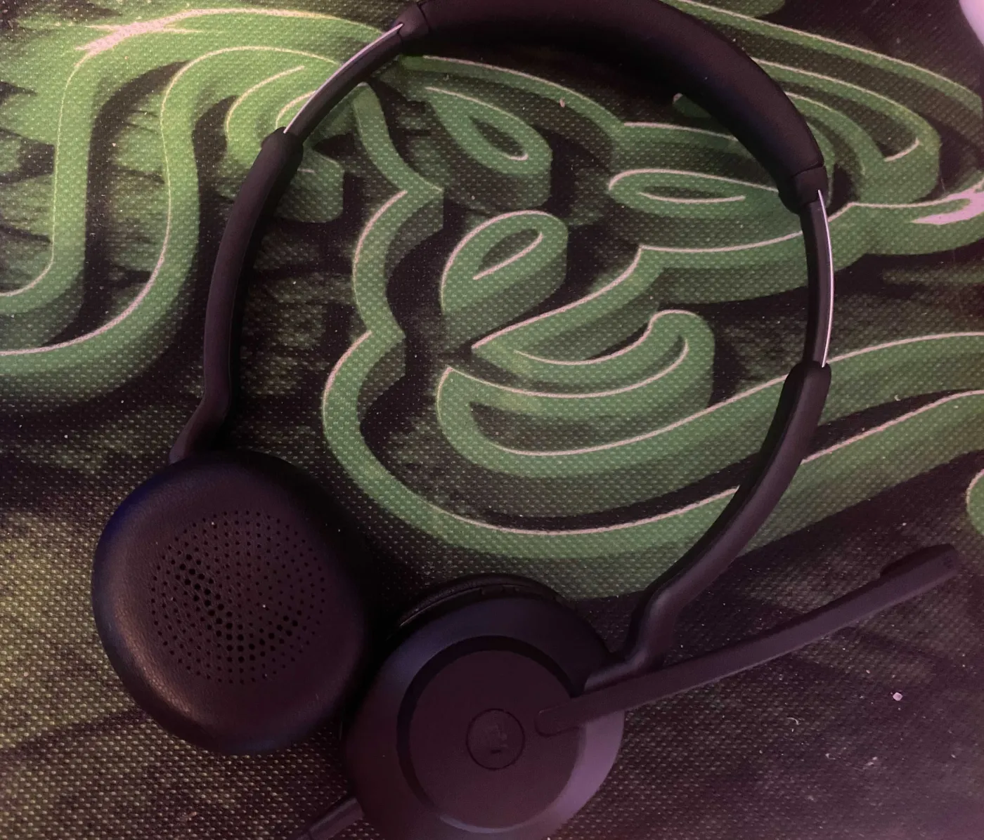 Słuchawki do biura... i nie tylko. Oto Jabra Evolve2 30