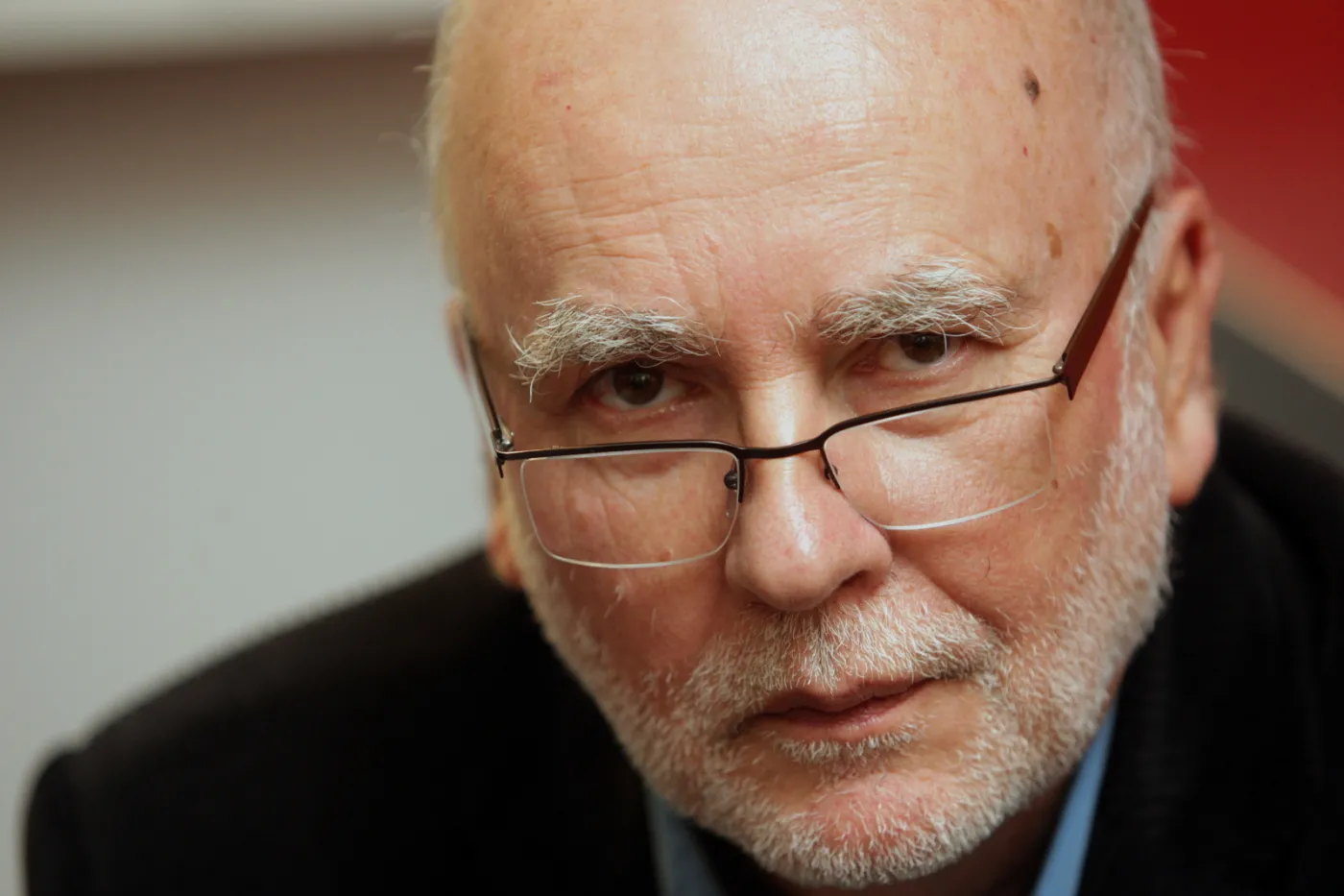 Olga Tokarczuk o Adamie Zagajewskim: Lubiłam jak czytał swoje wiersze