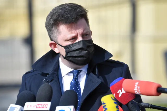 Dworczyk o stanowisku KEP: Mimo zastrzeżeń wierni mogą korzystać z tych szczepionek