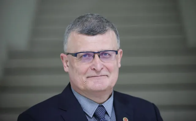 Grzesiowski: Punkty szczepień drive-thru to rozwiązanie rodem z thrillera o pandemii