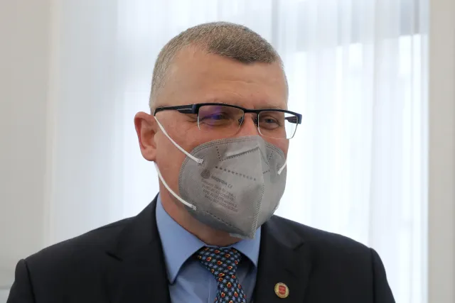 "250 tys. szczepień dziennie to za mało, powinniśmy szczepić dwa razy szybciej"