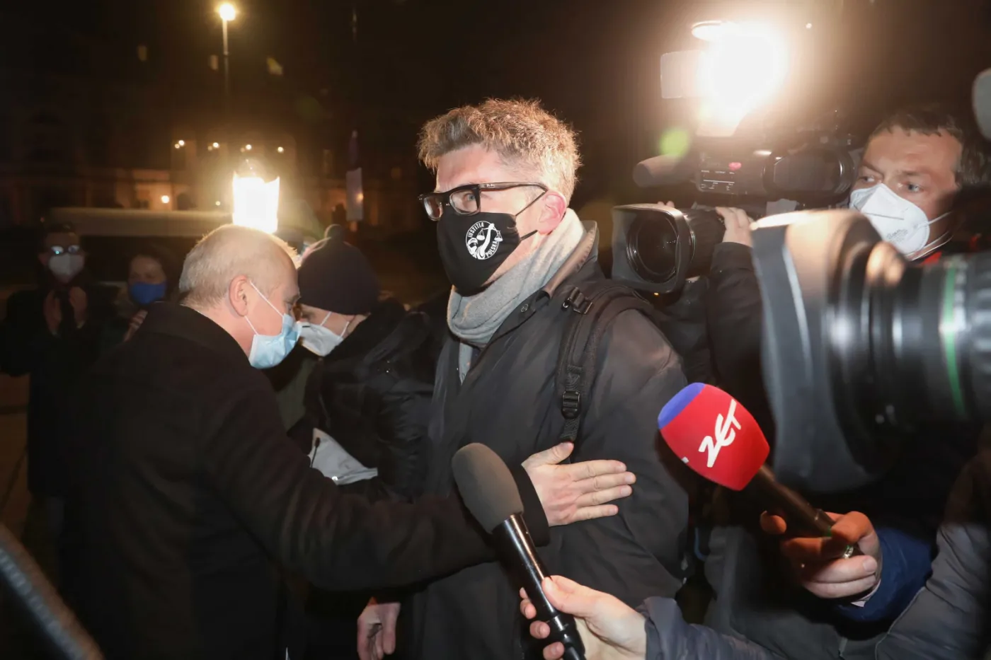 Sędzia Igor Tuleya i adwokat Jacek Dubois podczas konferencji prasowej przed siedzibą Sądu Najwyższego 