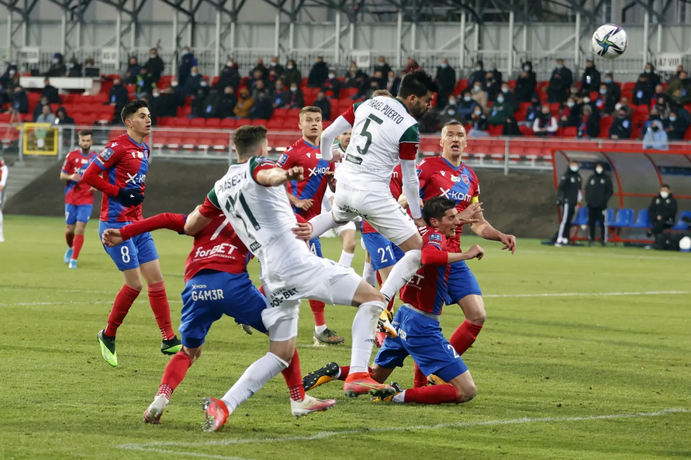 Zwycięski powrót piłkarzy Rakowa na stadion w Częstochowie