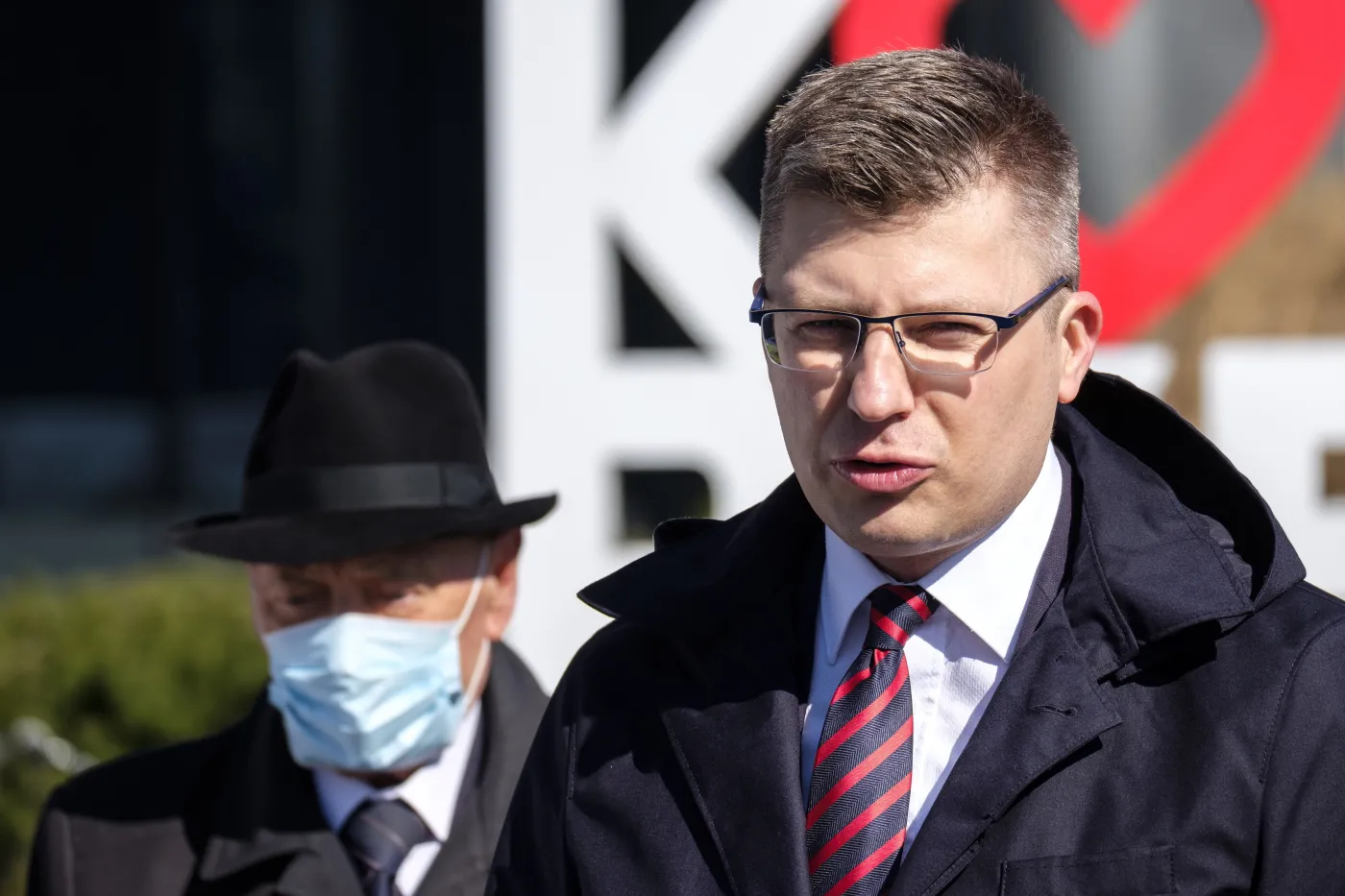 Policja chce ukarania Marcina Warchoła za brak maseczki