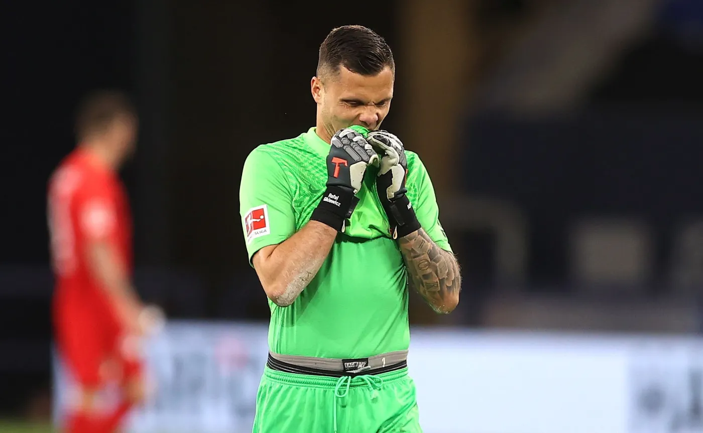 Katastrofalny błąd Gikiewicza. Przez niego Augsburg przegrał z Schalke