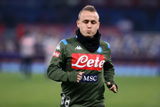 Piłkarz Napoli nie może trenować z powodu usunięcia migdałków