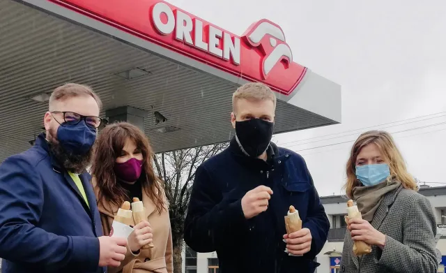 Zandberg z hot dogiem to pikuś. Wściekli liberałowie nie rozumieją młodych [FELIETON]