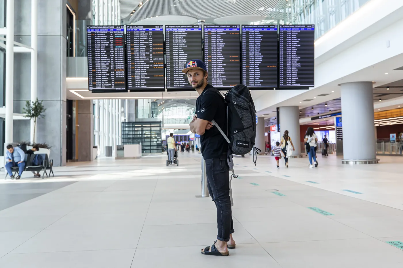 Andrzej Bargiel zdobył Laila Peak i zjechał z niego na nartach