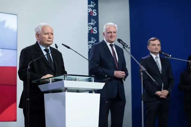 Zjednoczona Prawica liderem, Polska 2050 góruje nad KO. NOWY SONDAŻ