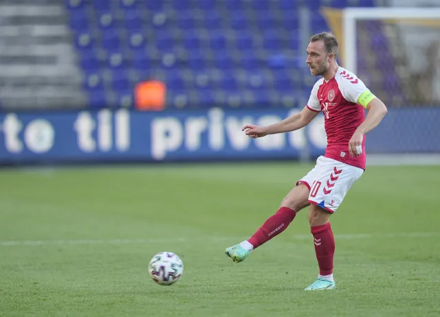 Uratowali życie Eriksenowi. UEFA odznaczyła bohaterów