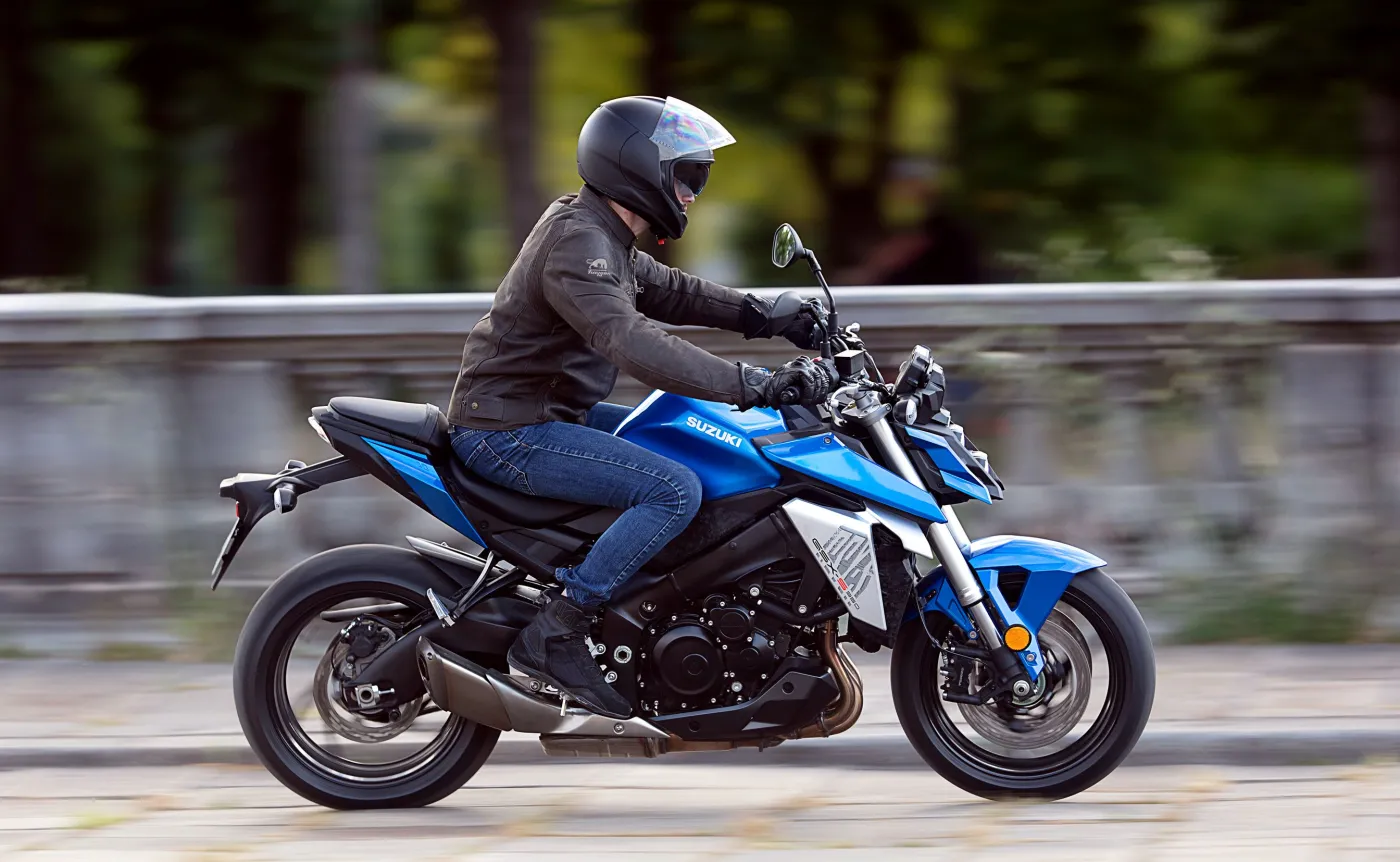 suzuki-gsxs950-37166735.jpg