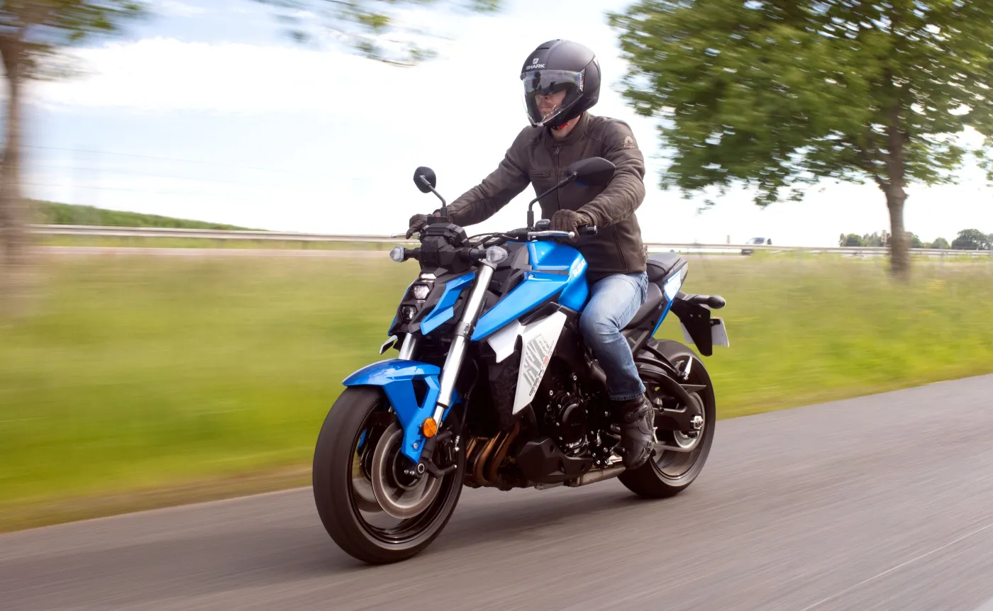 suzuki-gsxs950-37166730.jpg