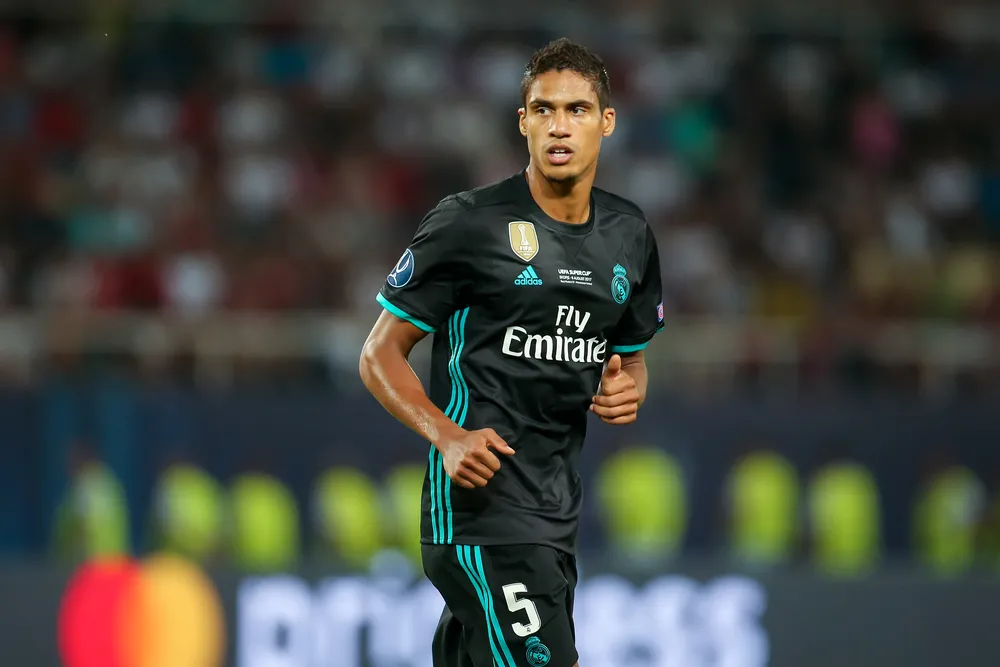 Raphael Varane zakażony koronawirusem. Nie zagra z Liverpoolem