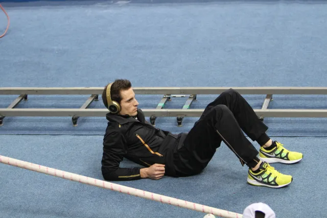 Renaud Lavillenie zorganizował sobie zawody w... ogrodzie