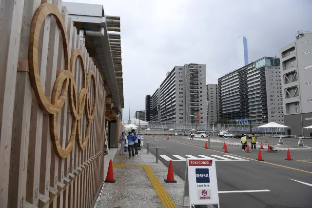 Reprezentacja uchodźców z powodu COVID-19 opóźnia przylot do Japonii