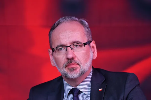 Pracodawca ma wiedzieć, czy pracownik jest zaszczepiony. Niedzielski o nowych przepisach