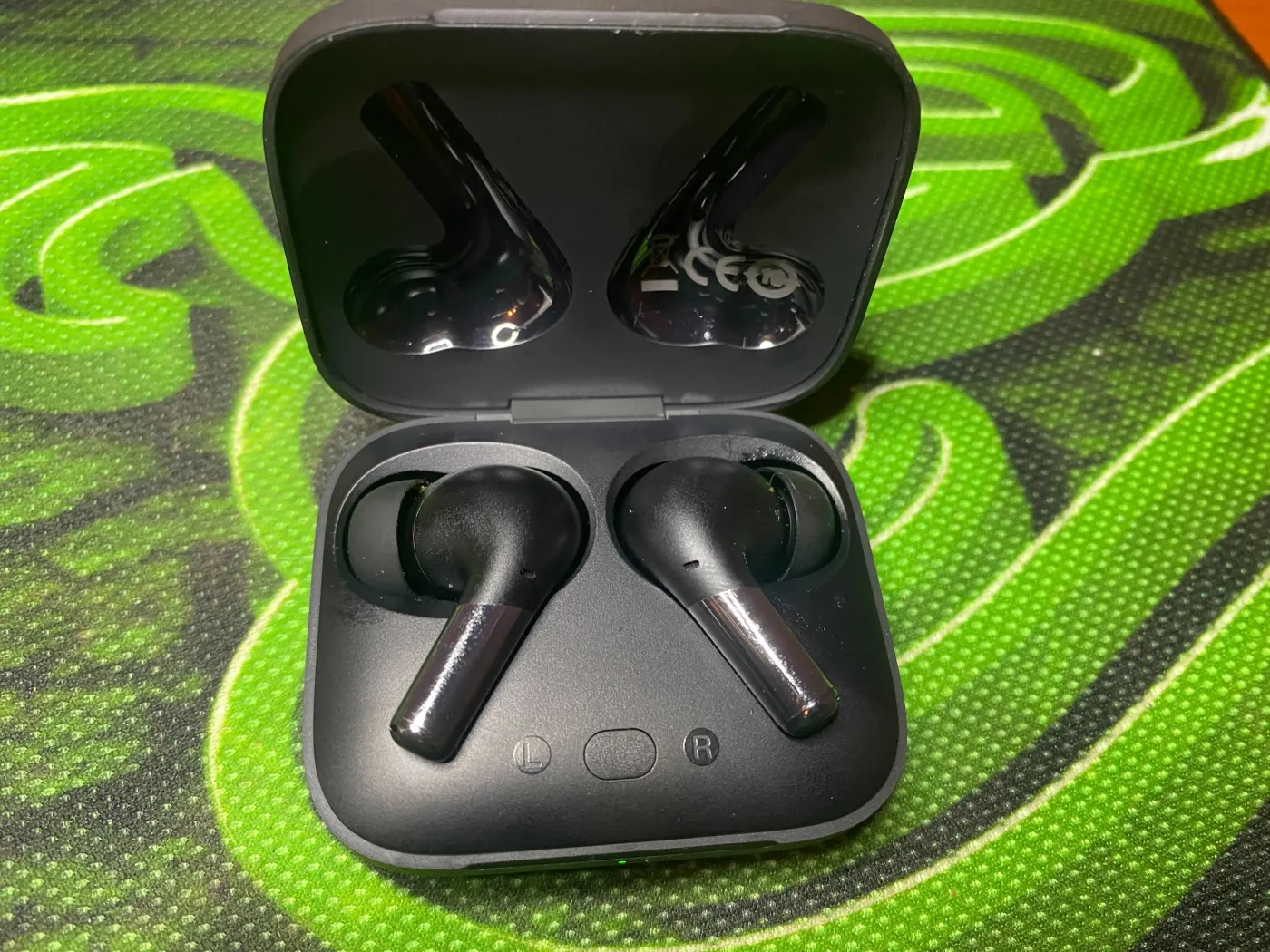 OnePlus pokazuje słuchawki z wyciszaniem dźwięku. Oto Buds Pro [TEST]