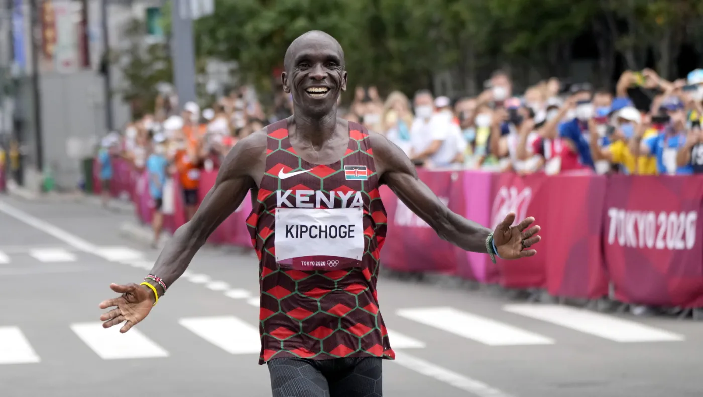 Tokio 2020. Kipchoge obronił tytuł mistrza olimpijskiego. Polacy daleko
