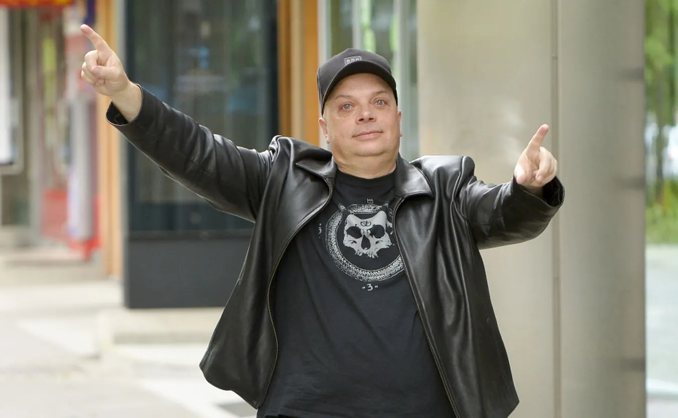 Cyrwus ze Skibą zadrwią z biskupów w nowym serialu "Ekler"