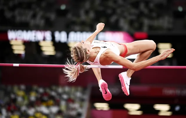 Kamila Lićwinko na podium mityngu Diamentowej Ligi w Eugene