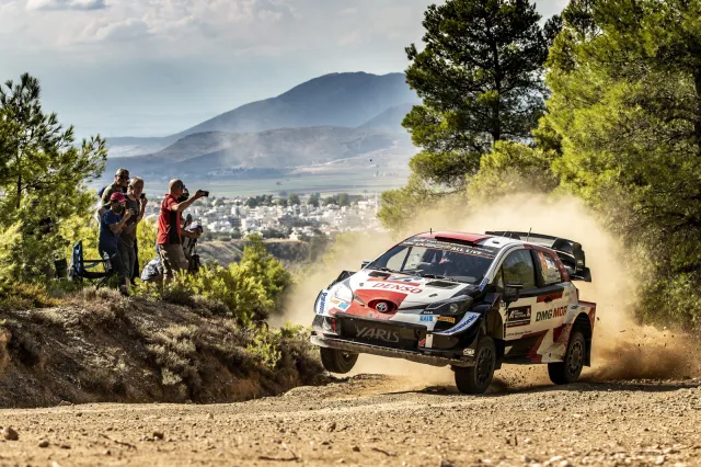 Rajd Akropolu: Rovanpera liderem po drugim dniu, gorsza jazda Kajetanowicza