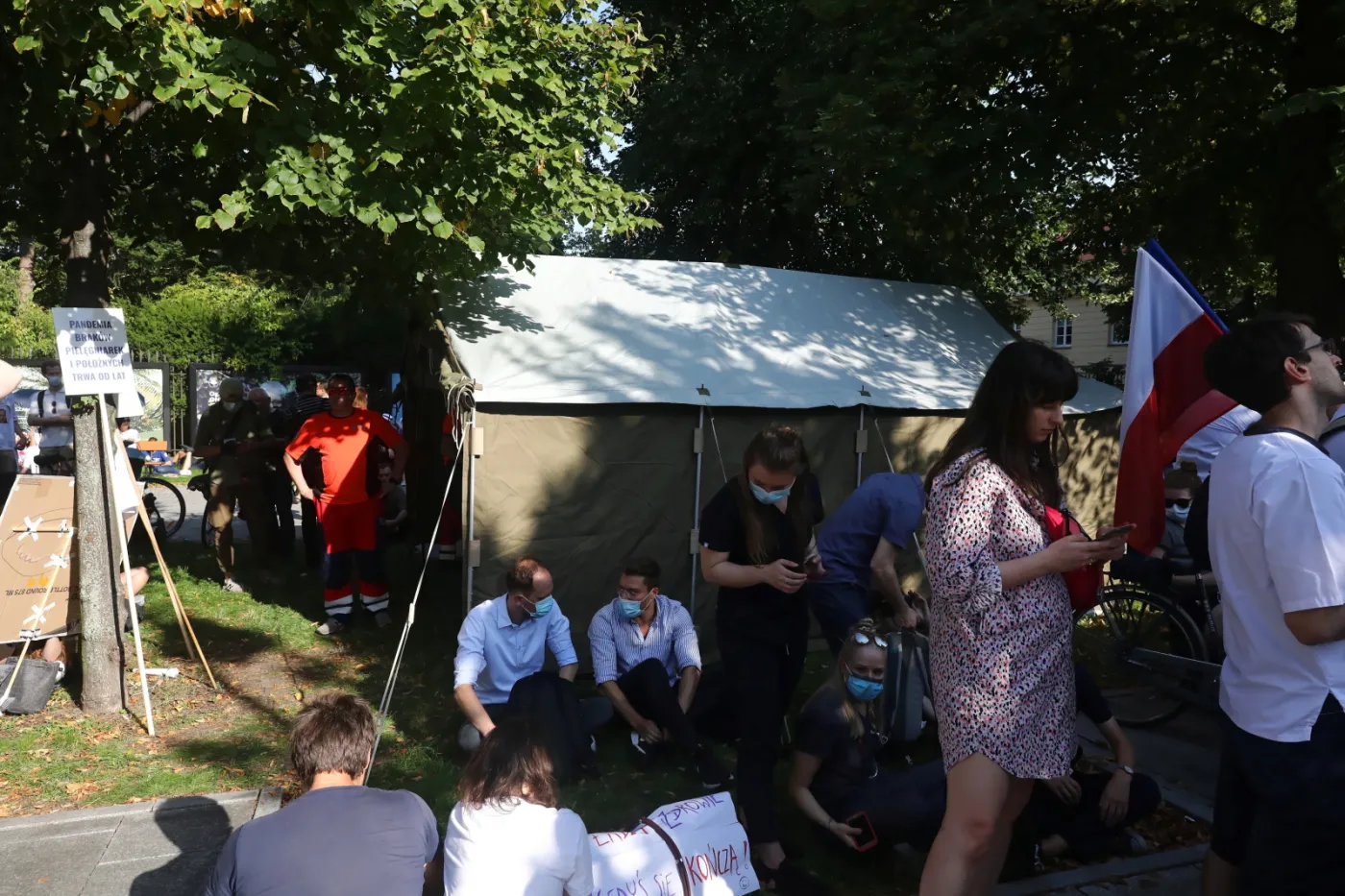 Medycy w "białym miasteczku": Czekamy na spotkanie z premierem