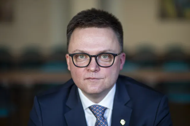 Hołownia: Rządzą nami ludzie, którzy największe sekrety polityki wschodniej przesyłali sobie na Gmailu