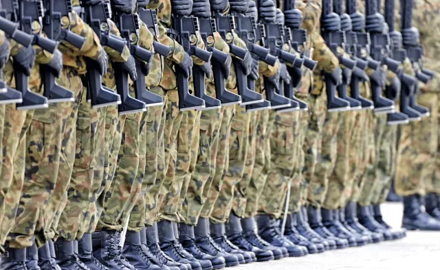 Gen. Piotrowski: Nie jest rozważana ewakuacja polskich żołnierzy z Iraku