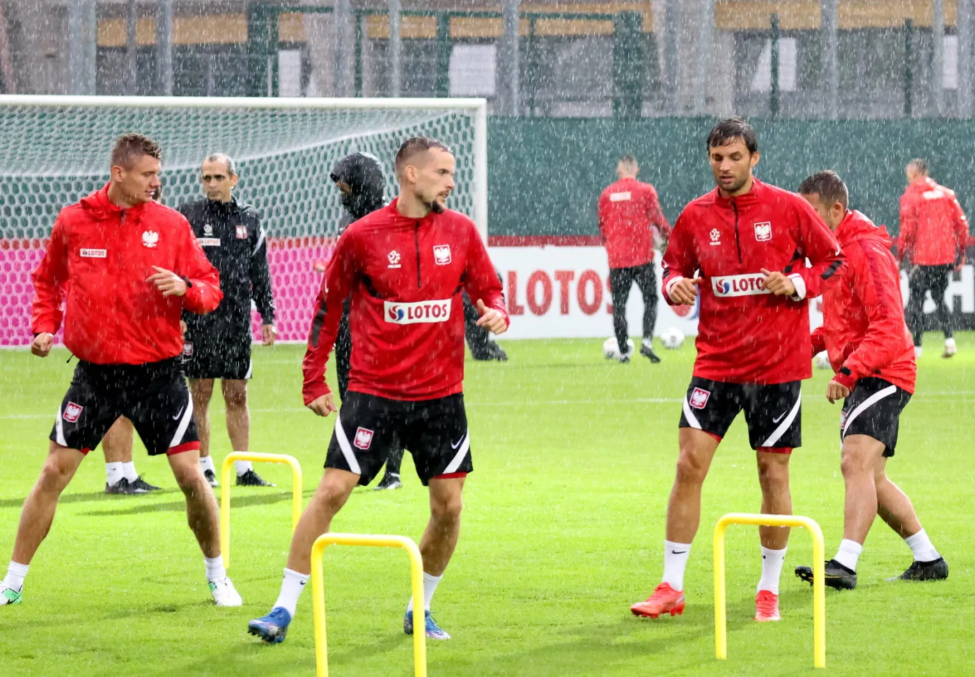 Piłkarze reprezentacji Polski (od lewej): Paweł Dawidowicz, Tomasz Kędziora i Bartosz Bereszyński, podczas treningu kadry w Warszawie
