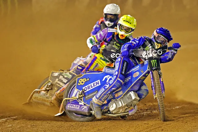 Łaguta lepszy od Zmarzlika w Vojens. Teraz to on jest liderem [WIDEO]