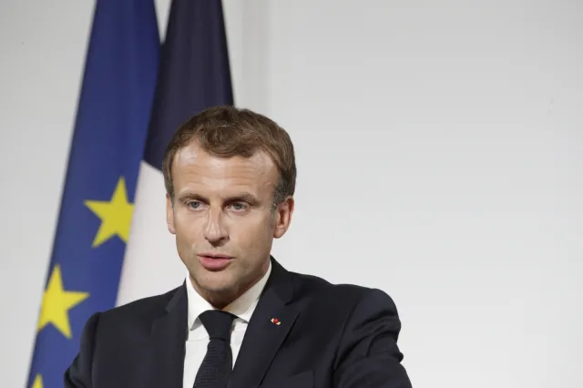 "Symboliczne wsparcie" UE po anulowaniu "kontraktu stulecia" z Francją