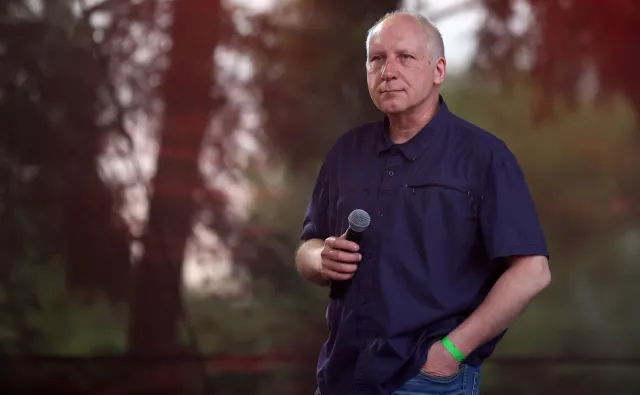 Kuba Sienkiewicz murem za medykami. Mocno dostało się PiS