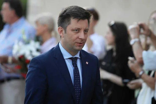 Dworczyk ws. ograniczeń dla dziennikarzy: Lepiej dmuchać na zimne