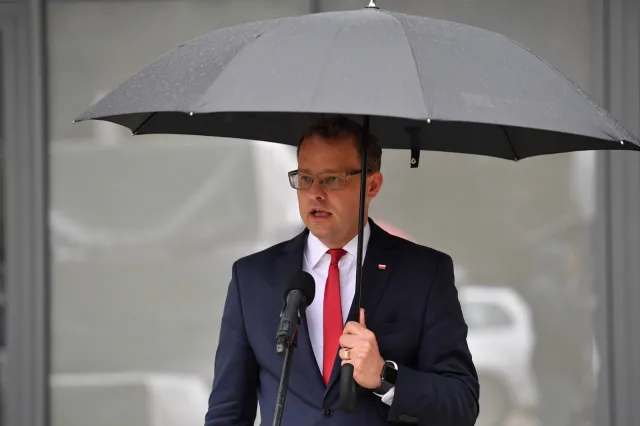 Odpowiedź resortu na raport NIK. Zarzuty "absurdalne, bulwersujące, kompromitujące"