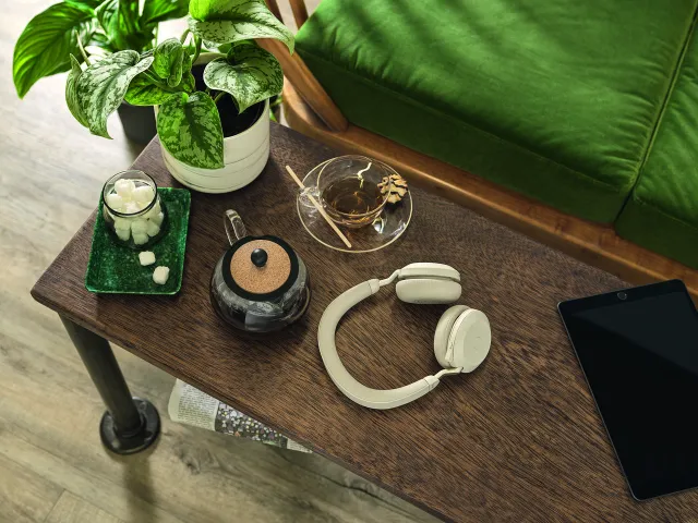 Słuchawki do pracy i do zabawy. Jabra prezentuje Evolve2 75