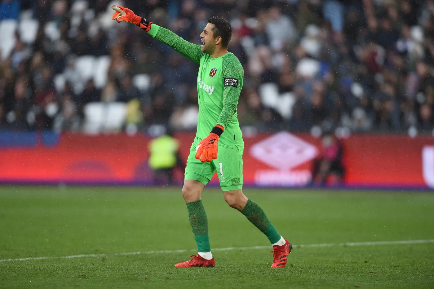 Pierwsza porażka Liverpoolu. Fabiański pokonany dwa razy
