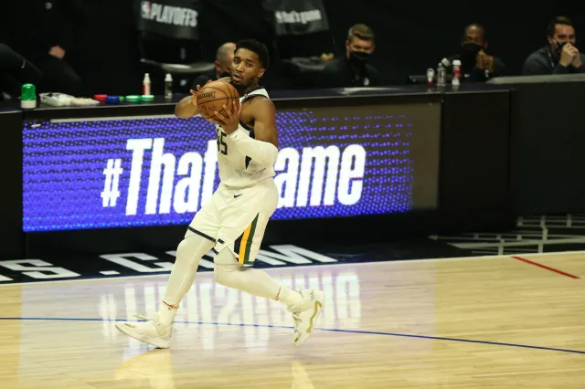 NBA. Przepychanki w Salt Lake City, czterech koszykarzy wykluczonych