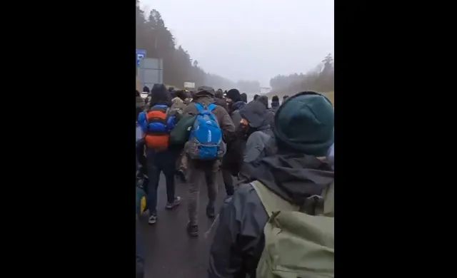 Duże poruszenie na koczowisku w rejonie Kuźnicy. Wzmocniono wojska operacyjne