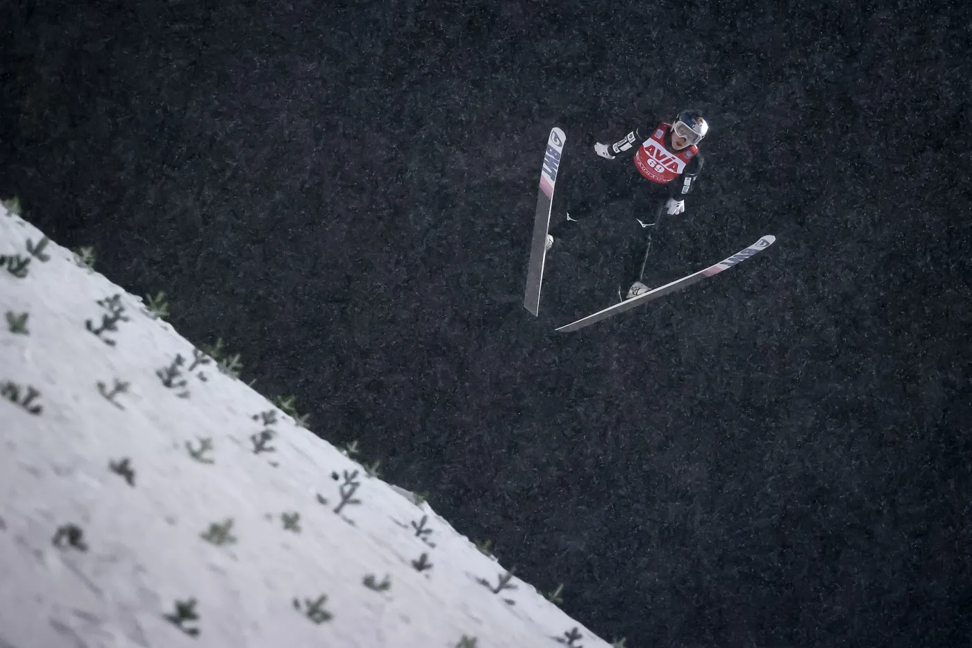 Kobayashi najlepszy w kwalifikacjach w Ruce. Polacy słabo