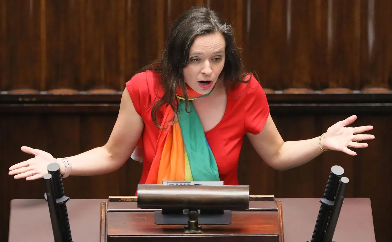 Jachira ukarana za przeróbkę "Roty"? Jest decyzja komisji etyki