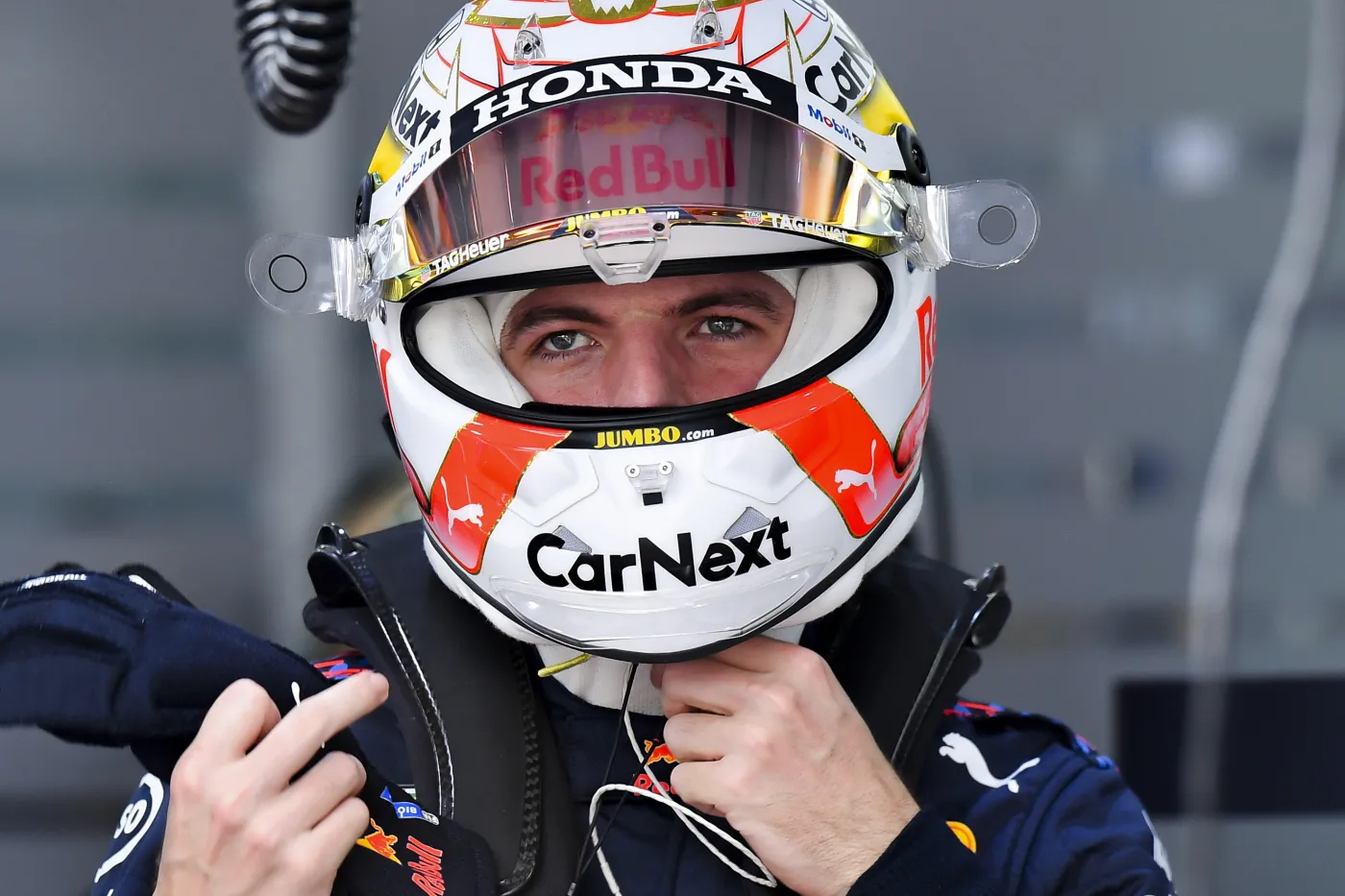 Max Verstappen przesunięty o pięć miejsc na starcie w Katarze