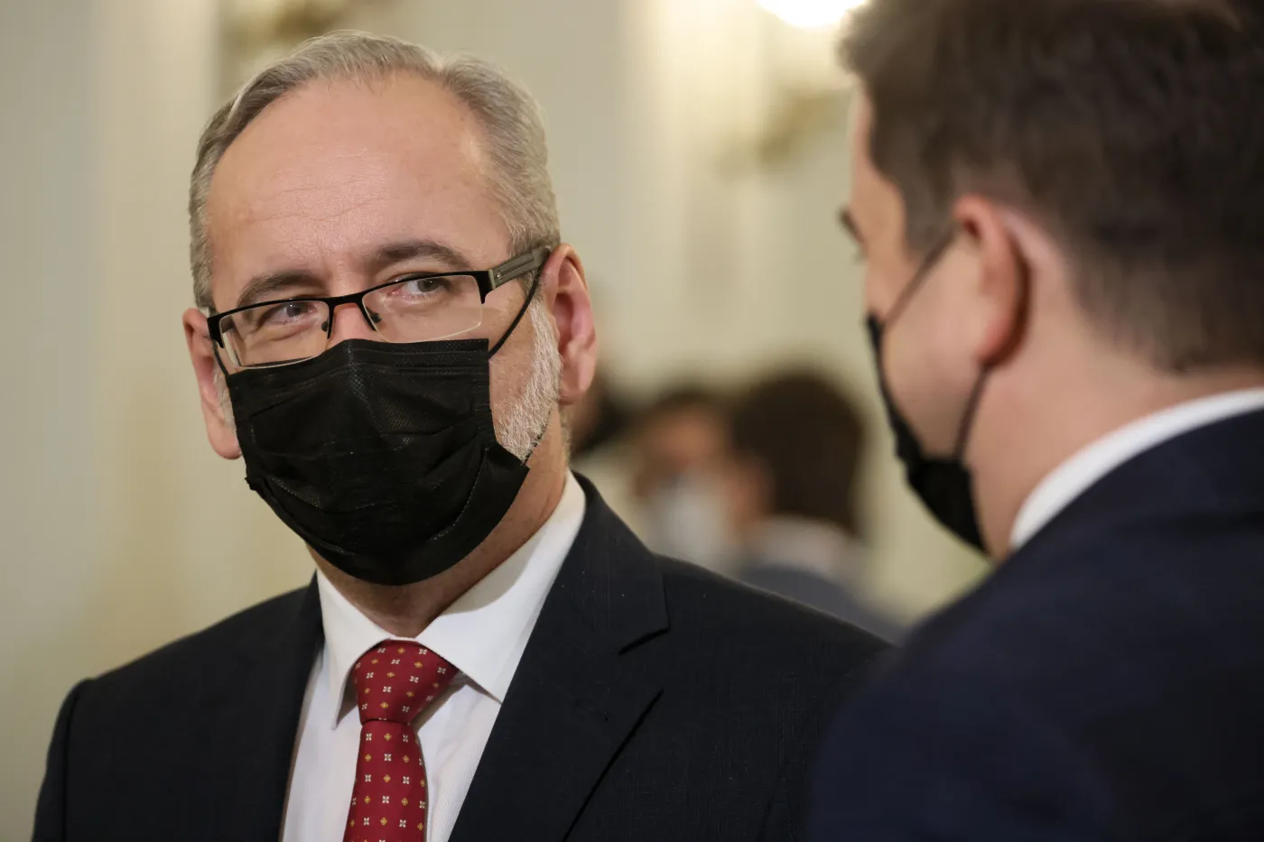 IV fala pandemii. Niedzielski: Apogeum różne od poprzednich