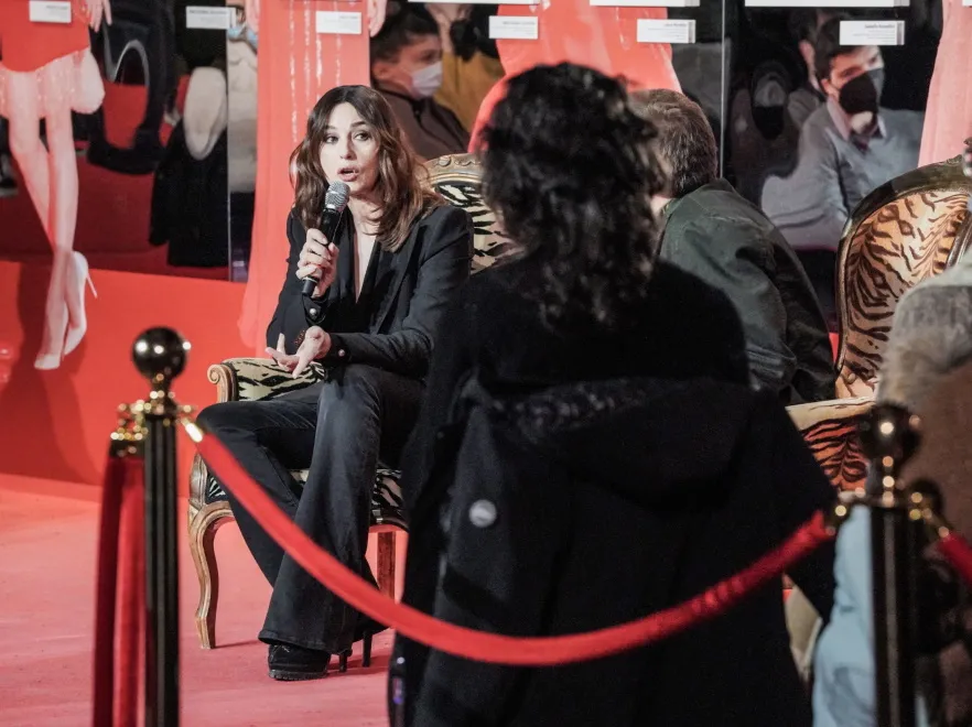 Kobieta z wyżyn zmysłowości: Monica Belluci zachwyca na festiwalu w Turynie. FOTO