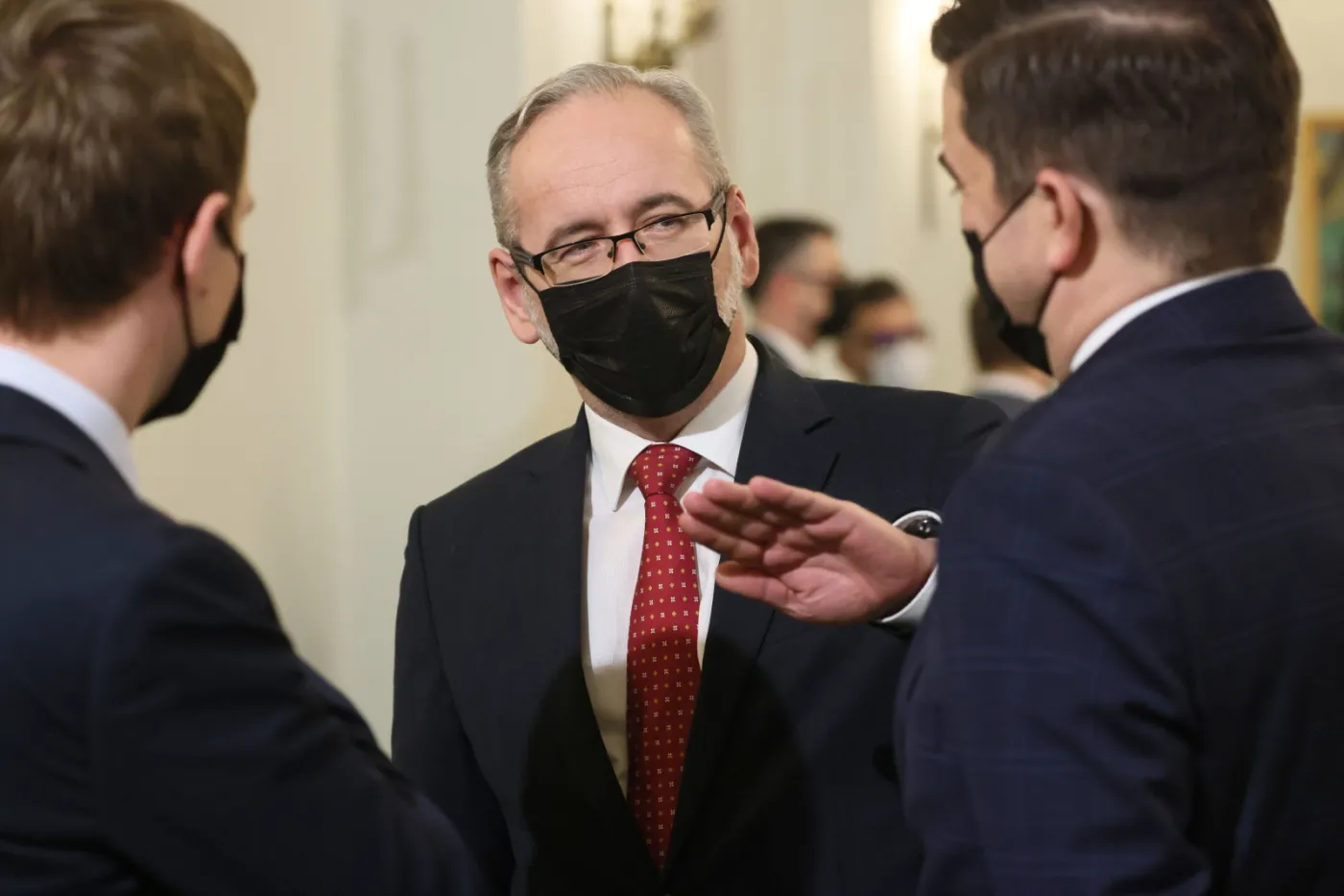 Będzie obowiązek szczepień? Minister wspomina o kilku grupach zawodowych