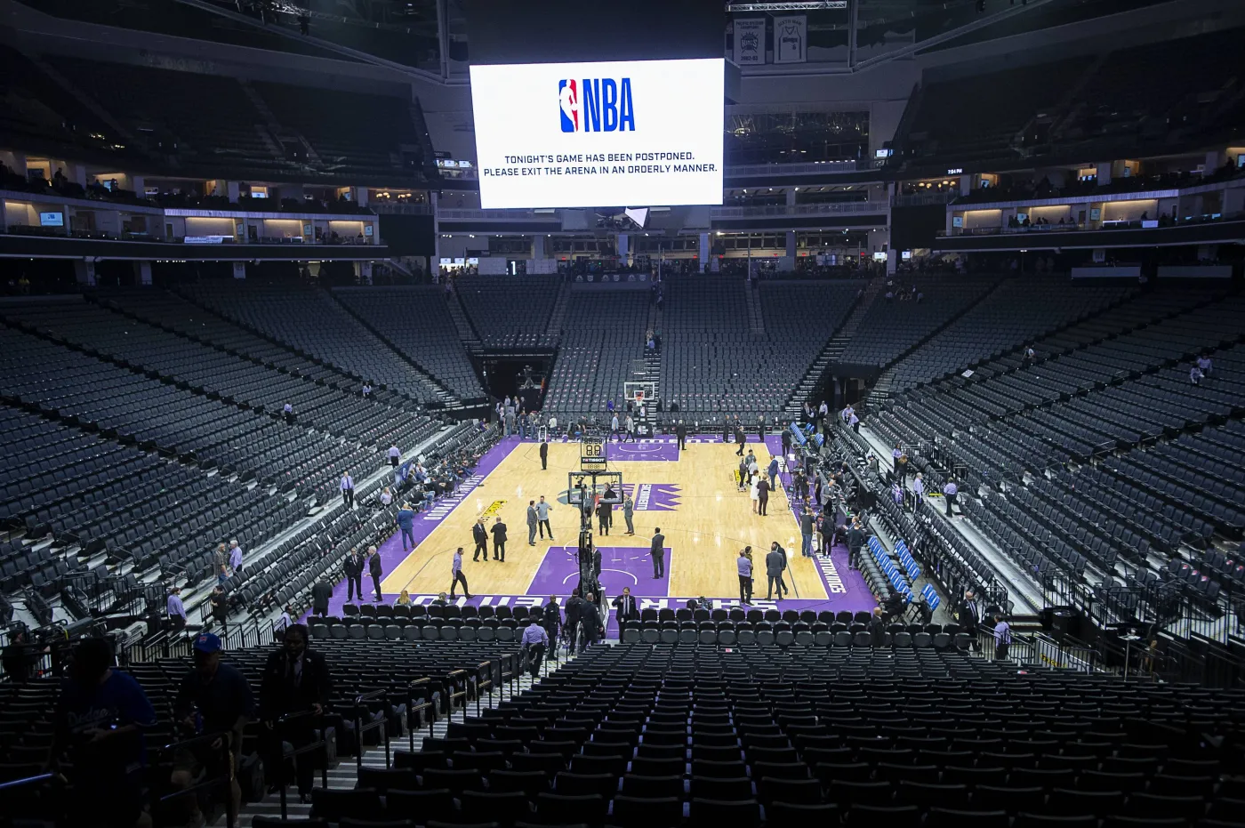 Coraz więcej przypadków COVID-19 w NBA. Co z przerwą w rozgrywkach?