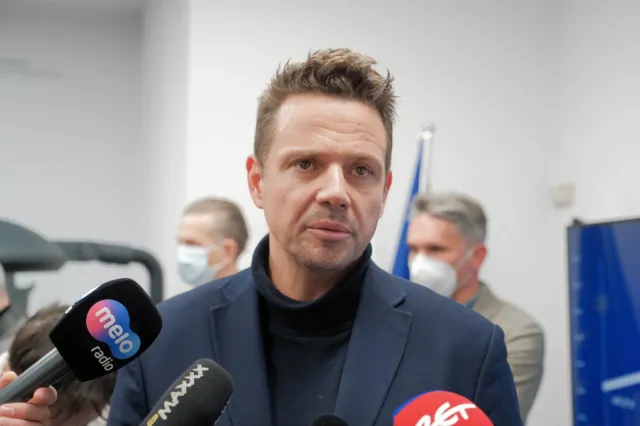 "Zdrowia w tych trudnych czasach". Trzaskowski złożył życzenia mieszkańcom Warszawy