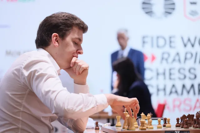 MŚ w szachach szybkich. Duda, Carlsen i Dżobawa na prowadzeniu