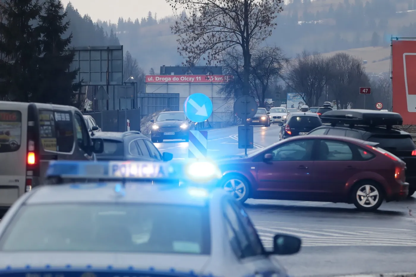 Turyści wracają z sylwestra. Na zakopiance tworzą się potężne korki