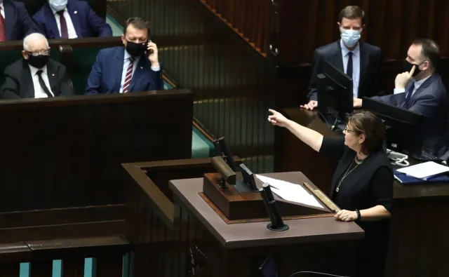 Burza w Sejmie ws. Mejzy. Marszałek Witek wyłączyła mikrofon Leszczynie