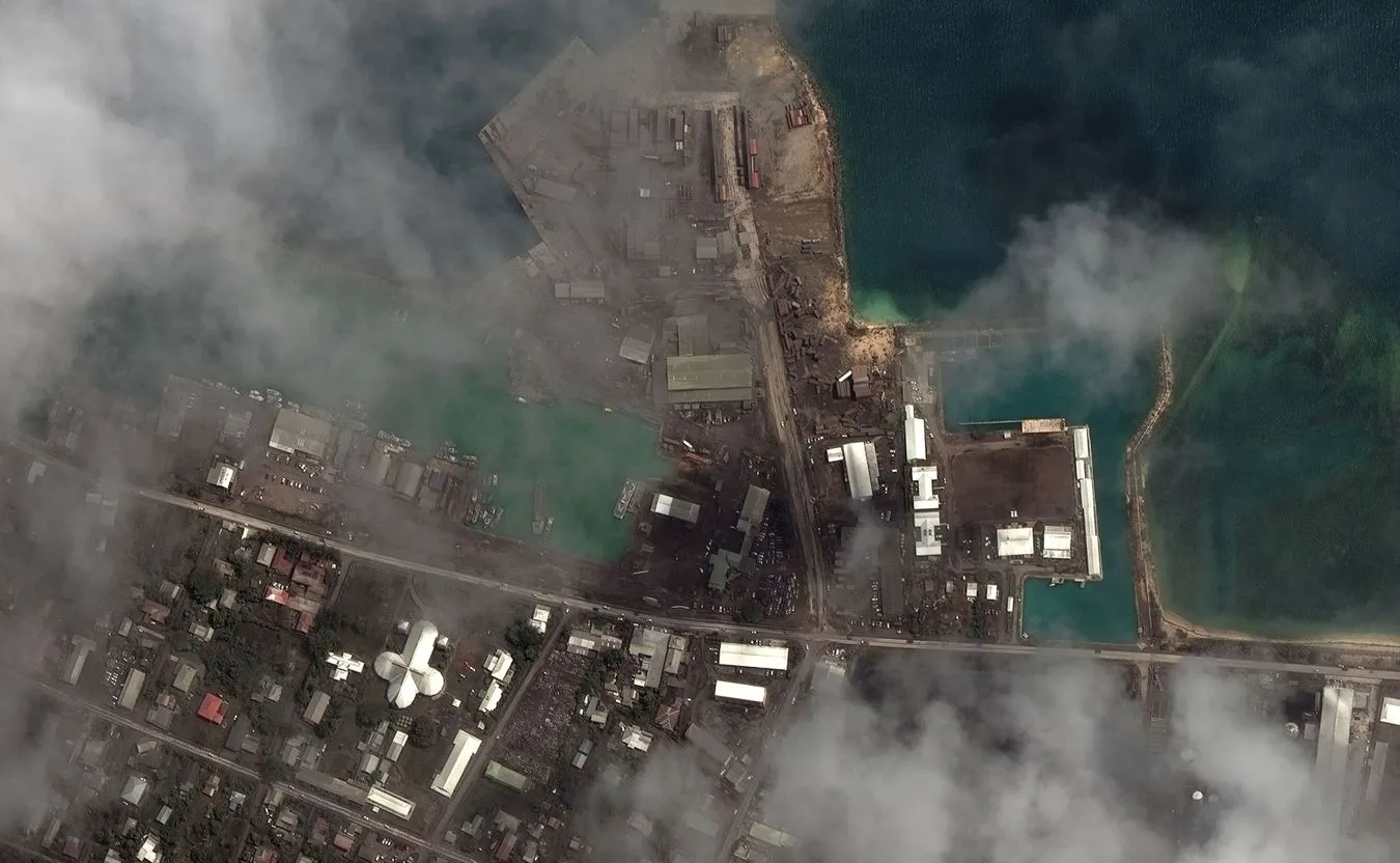 1-tsunami-tonga-37345750.jpg